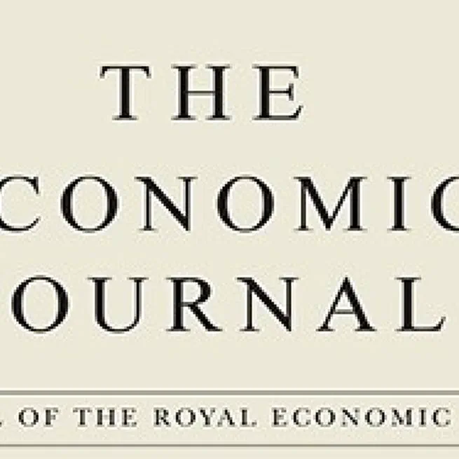 Persuadable or Dissuadable Altruists? The Impact of Information of Recipient Characteristics on Giving